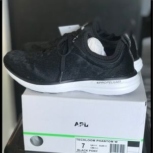 APL TechLoom Phantom W Black with White Sole